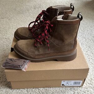 UGG Brown Suede Kids Lace-Up Ankle Boots with Red-Black Laces